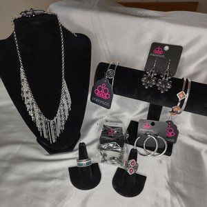 Paparazzi Jewelry 8 pieces New!